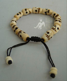   garudaexpress/NepaCrafts/images/Mala/BSB 01 Skull Bracelet 2A